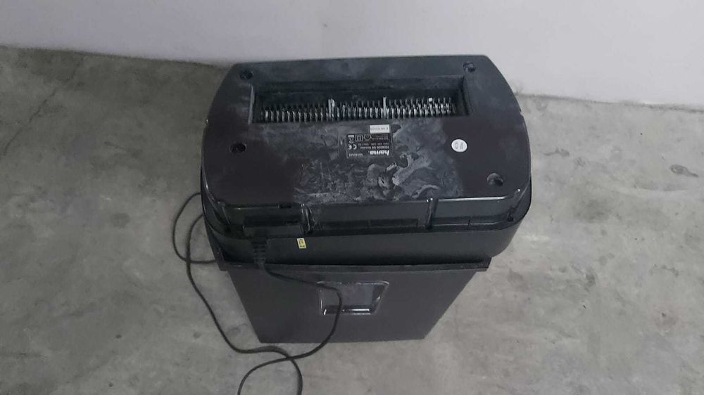 Triturador de Papel / Documentos Hama Premium M8