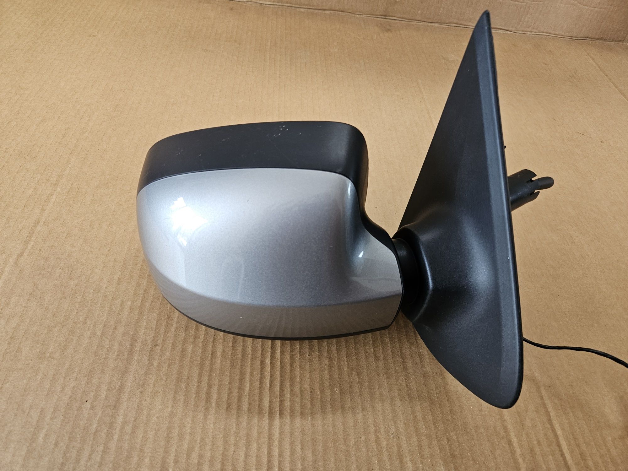 Dacia Sandero Stepway 2 II Logan 2 lusterko prawe manualne boczne