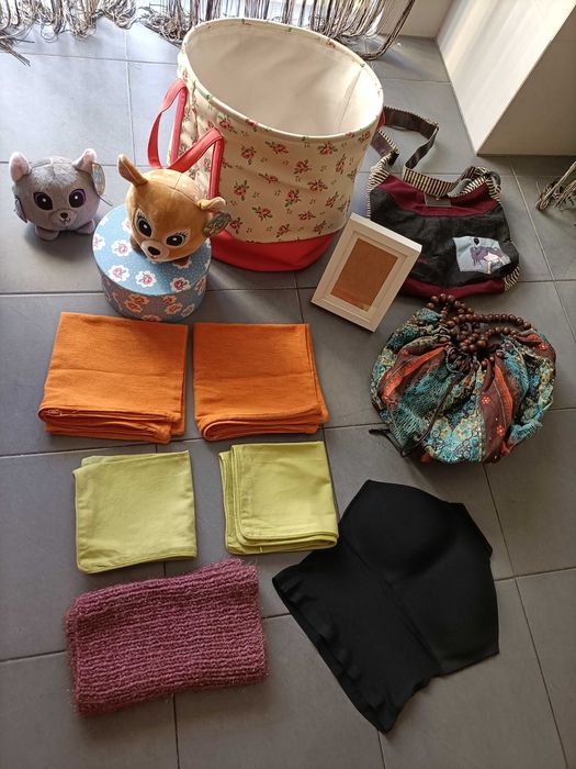 conjunto muitas peças ,peluches capas almofadas e mais
