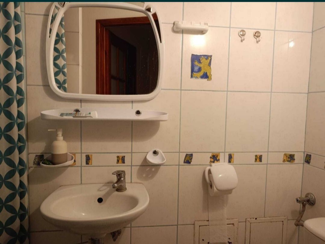 Wynajem pokoju w domu jednorodzinnym, osobne wejście , taras, ogród...
