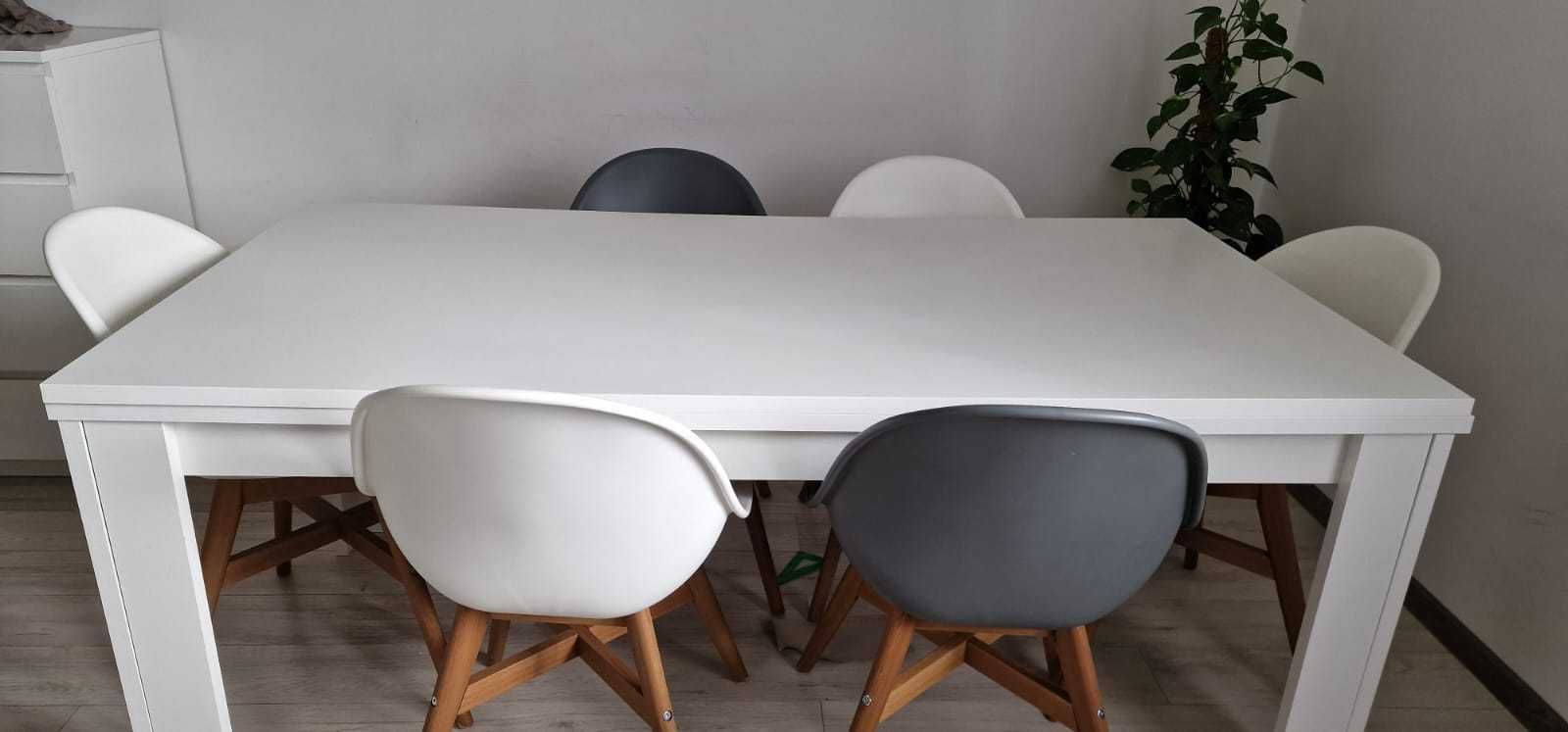 Stół Rozkladany z Krzesłami