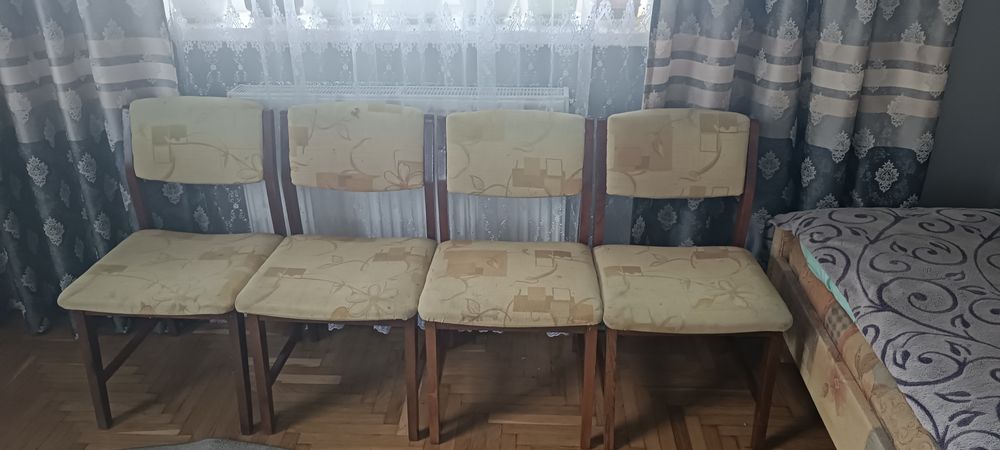 Продам 6 крісел в гарному стані