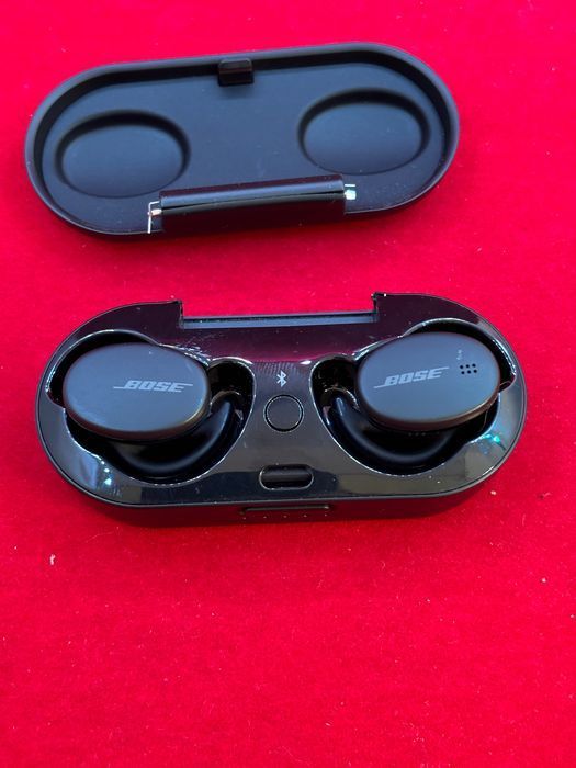 uszkodzone słuchawki bezprzewodowe dokanałowe bose sport earbuds opis