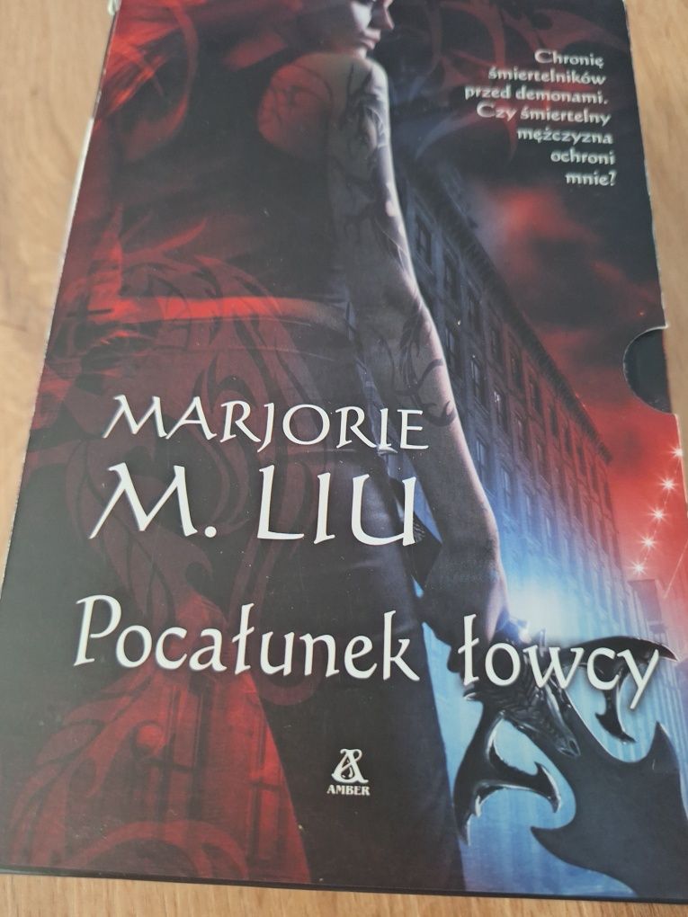 Marjorie M. Liu Pocałunek łowcy