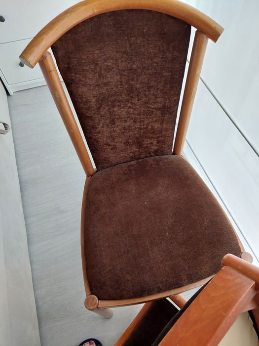 Sprzedam krzesla drewniane