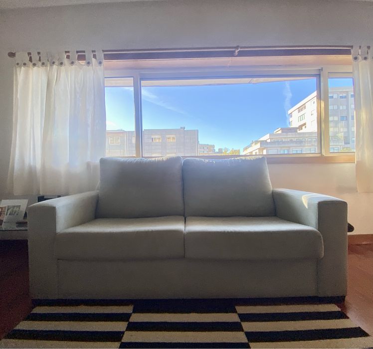 Sofá 3 lugares - tecido verde claro