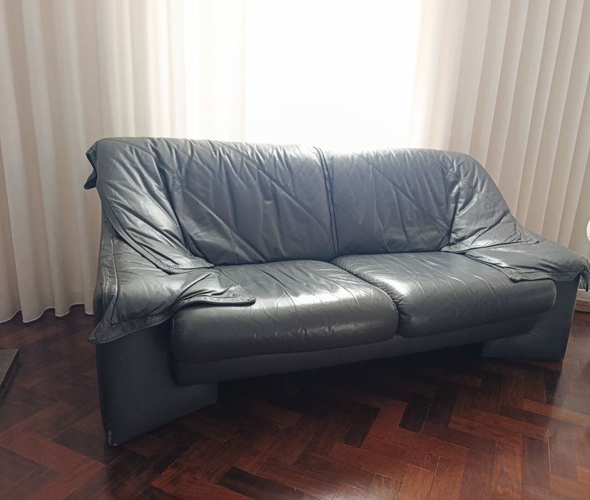 Sofá 2 lugares de pele