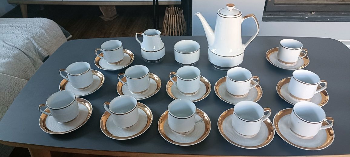 Zestaw kawowy dla 12 osób porcelana Chodzież