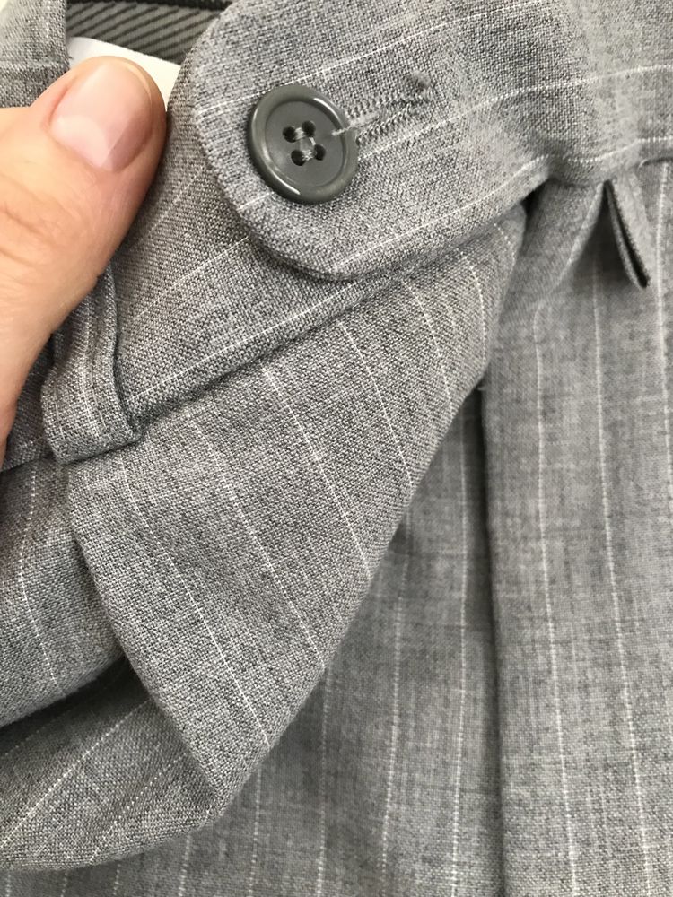 Брюки штани з защипами в смужку полосочку сірого бермуди чиноси широкі