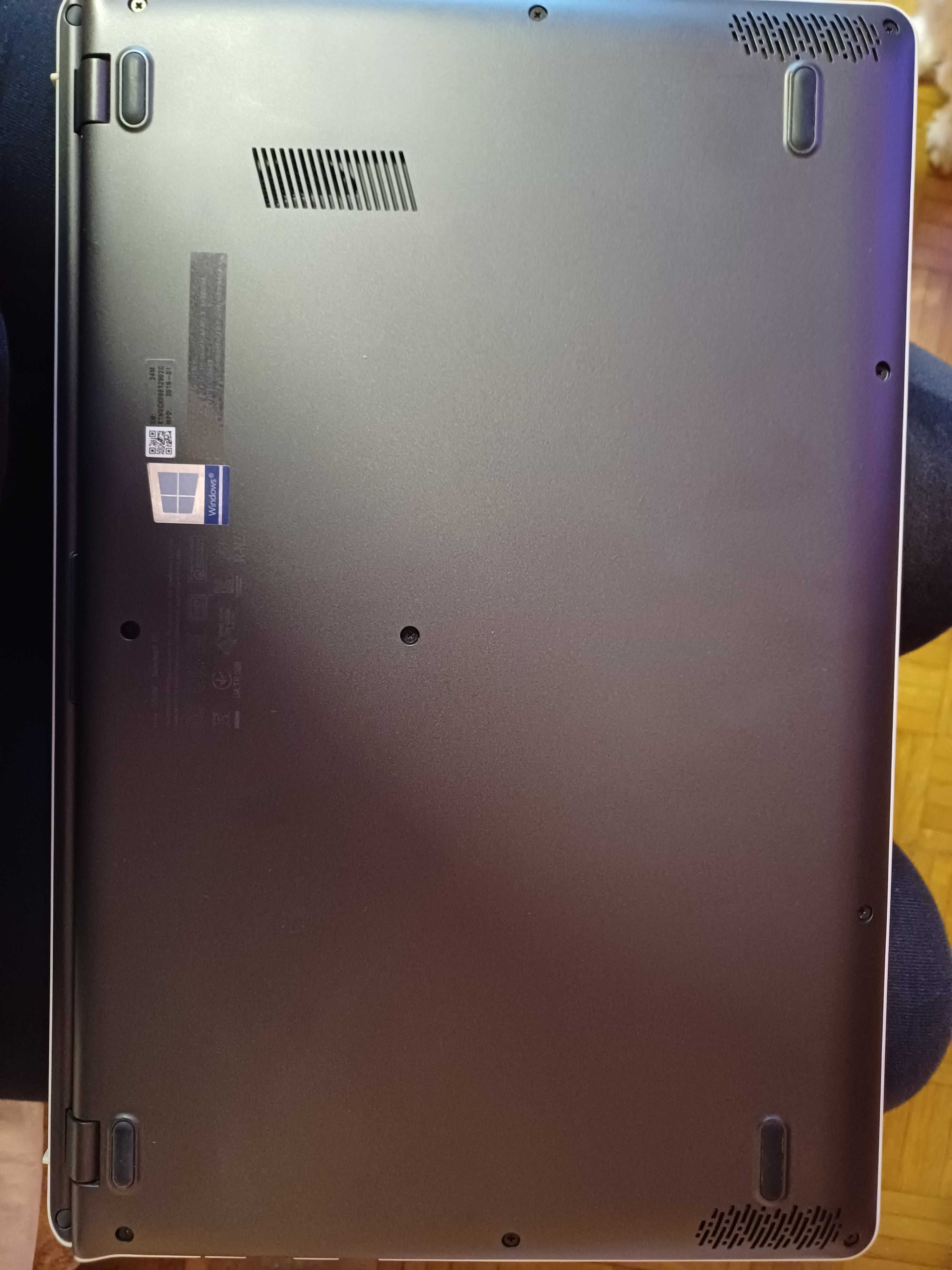 Asus Vivobook S15 mało używany + etui