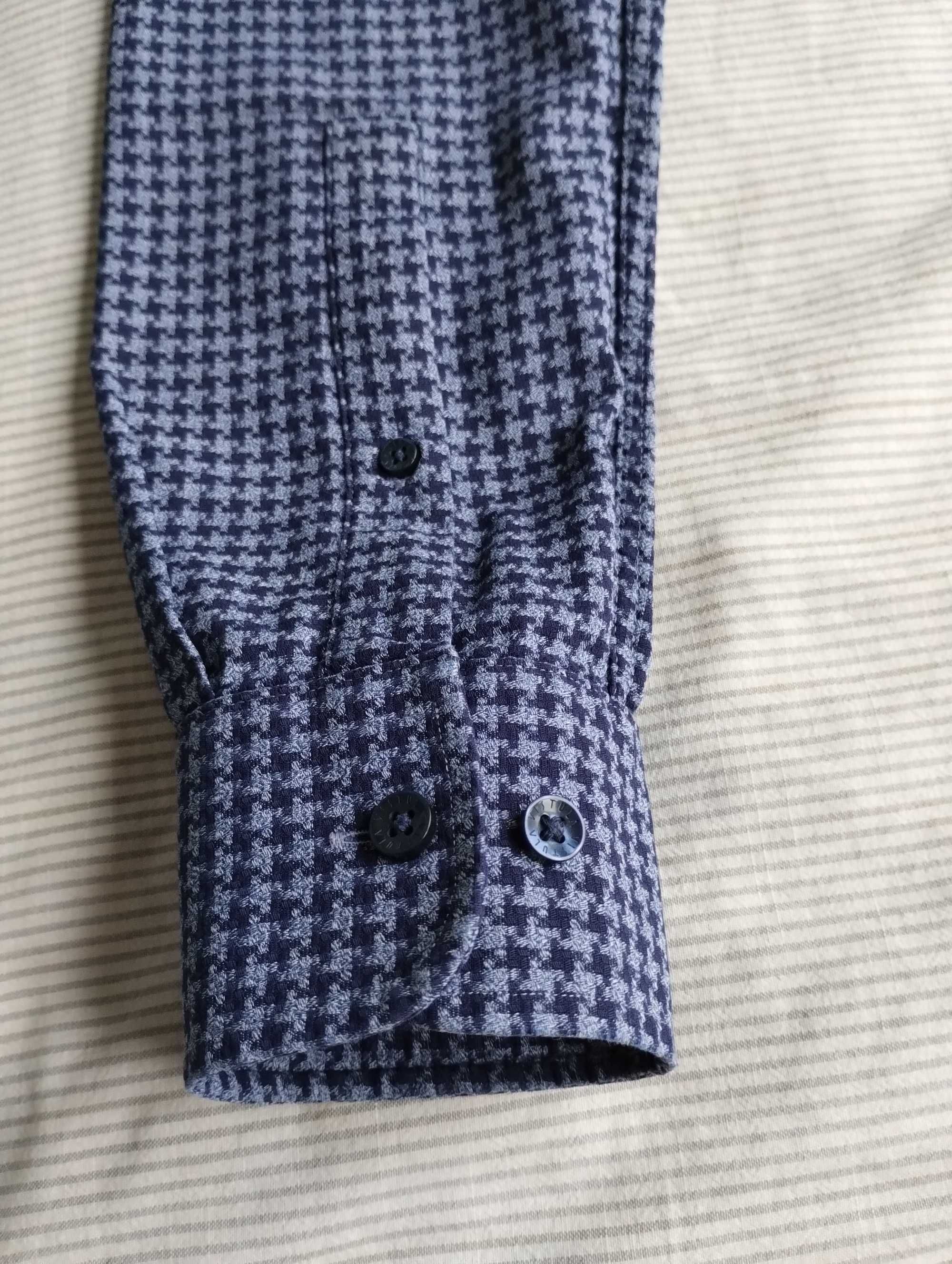 Koszula Vistula w kratę z kołnierzem kryte button-down szaro-granatowa