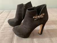 Botas pretas em pele, Twin Set, tam 39