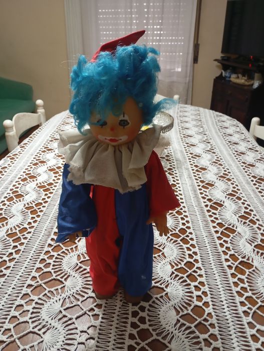 Vendo este boneco muito bonito bom estado