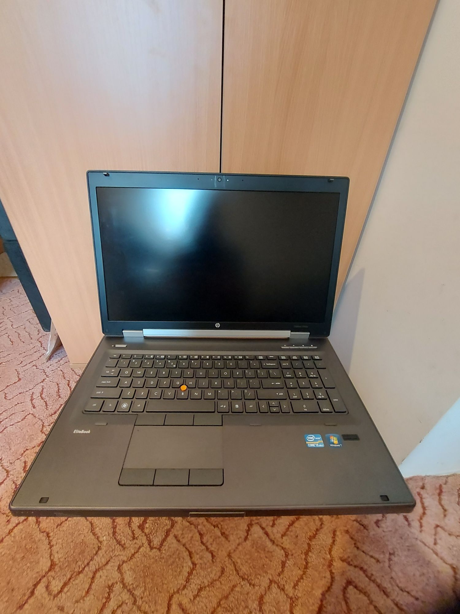 HP Elitebook 8760w 17"