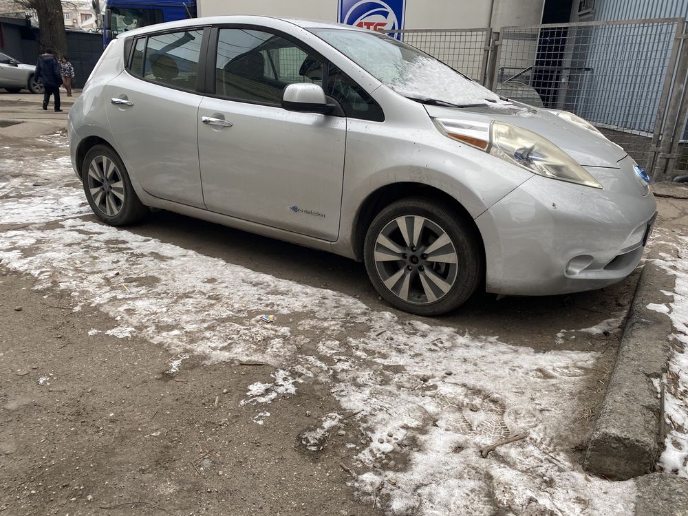Аренда авто Nissan Leaf для работы в такси Днепр и пригород
