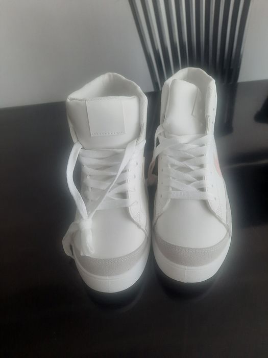 Nowe buty za kostkę rozm. 38