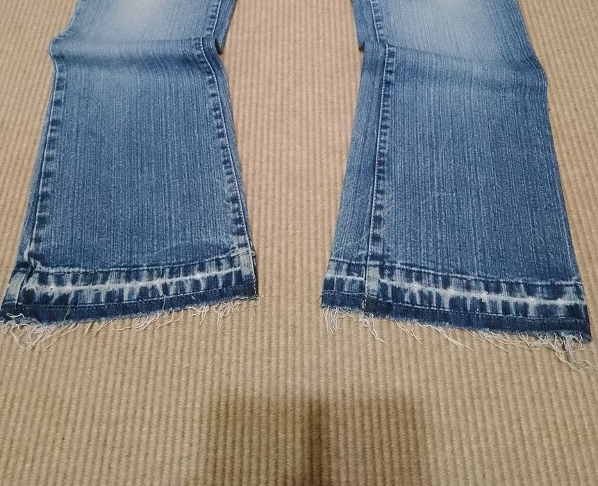 Кастом клеш джинсы с офигенным фитом distressed jeans Zara flared typ