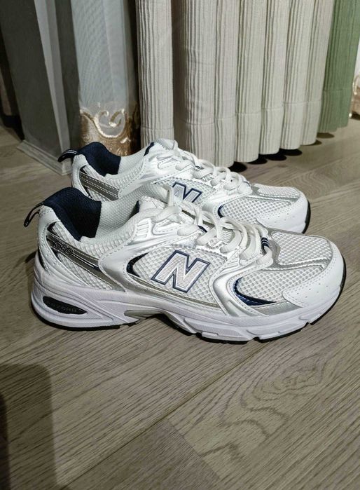 Białe tenisówki New Balance 530 w rozmiarze 37