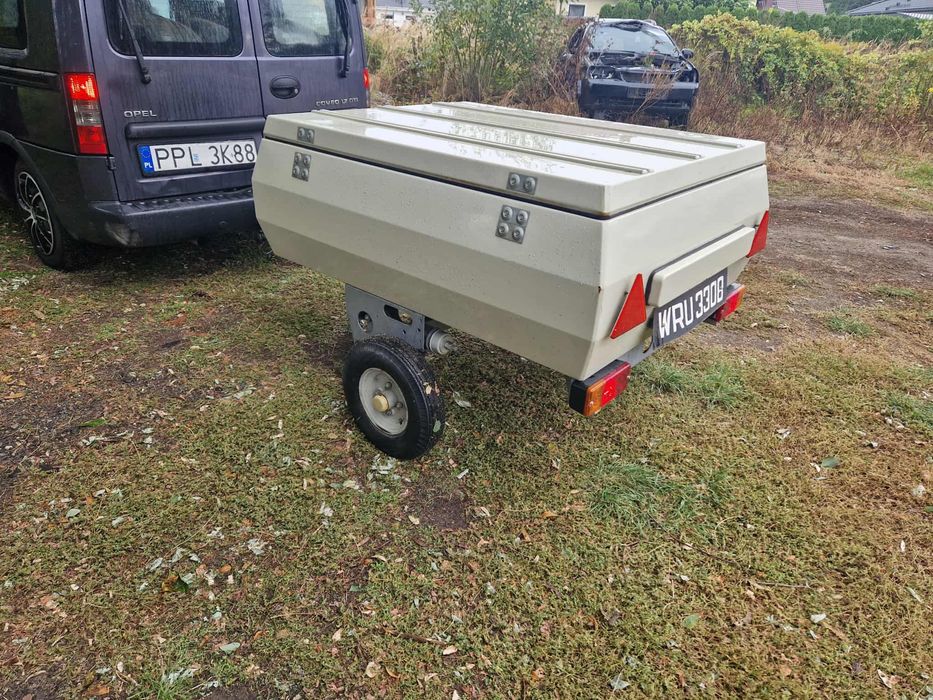 Przyczepka samochodowa