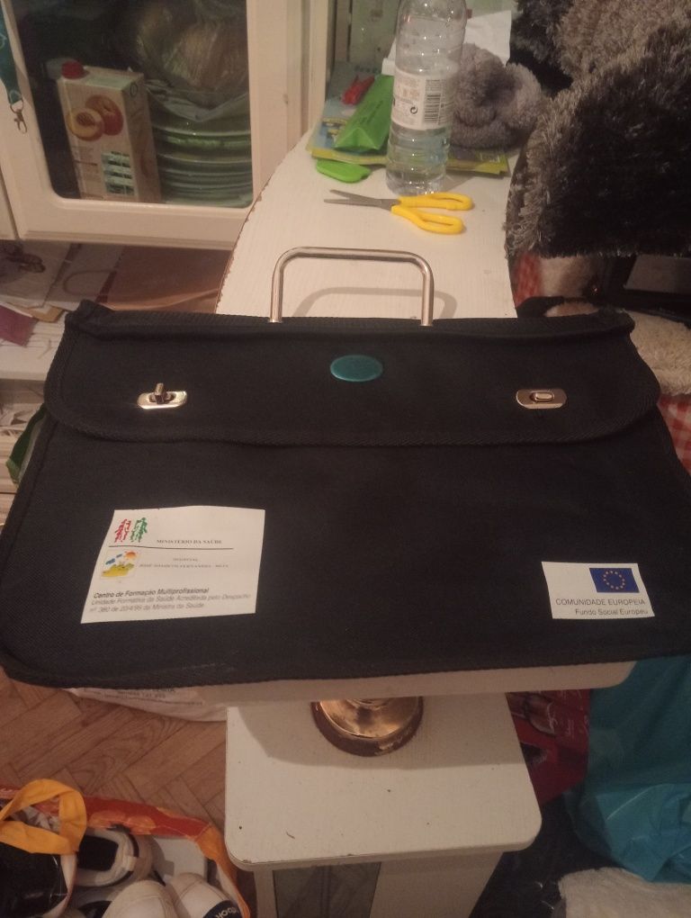 Malas e bolsas como novas