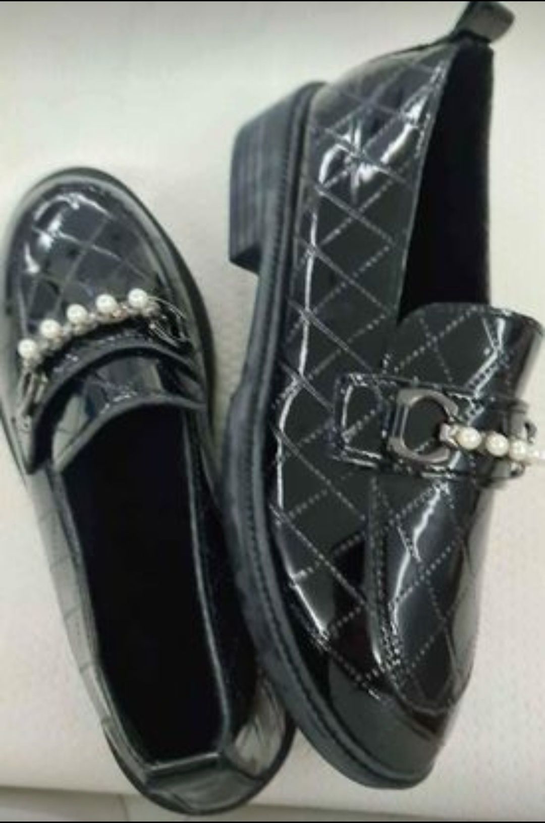Sapatos novos pretos