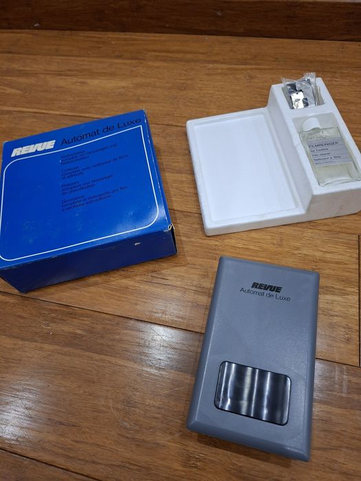 Sklejarka automat do filmów Revue de Luxe