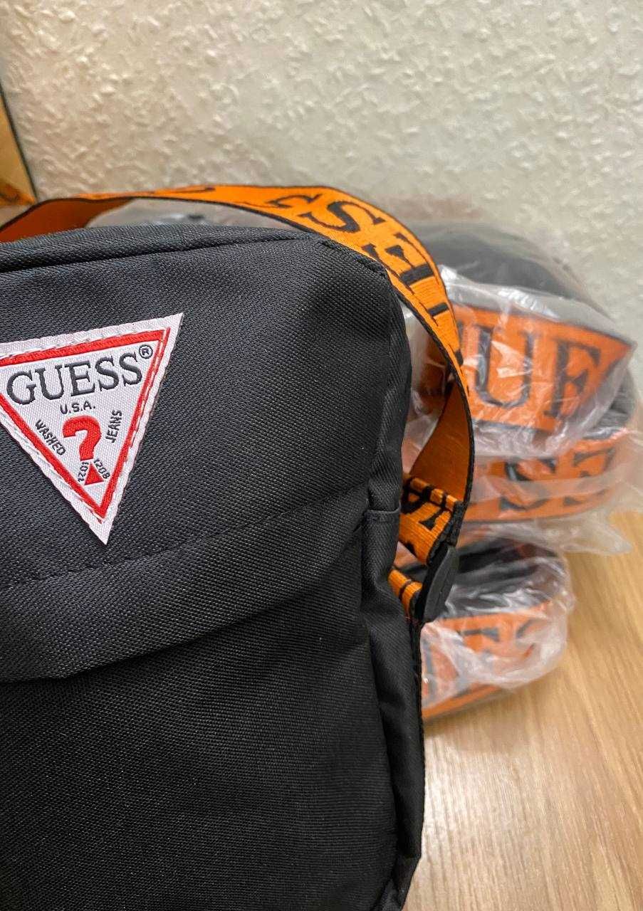 Сумка Guess мессенджер бананка на плече