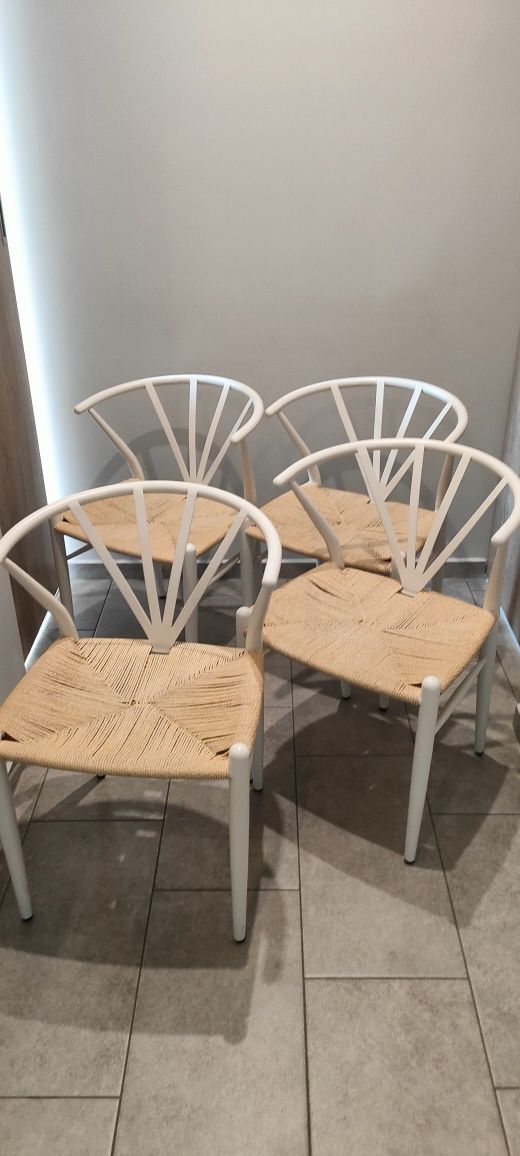 Krzesła białe piaskowe