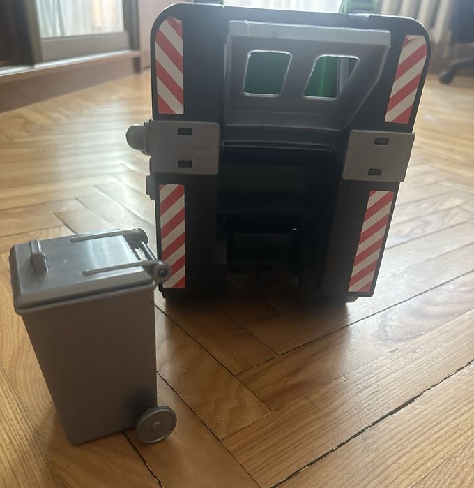 Машина мусоровіз