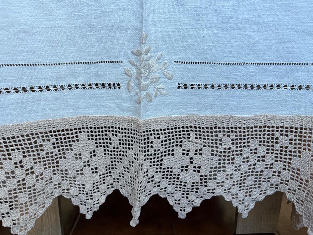 Toalha de mesa em croché