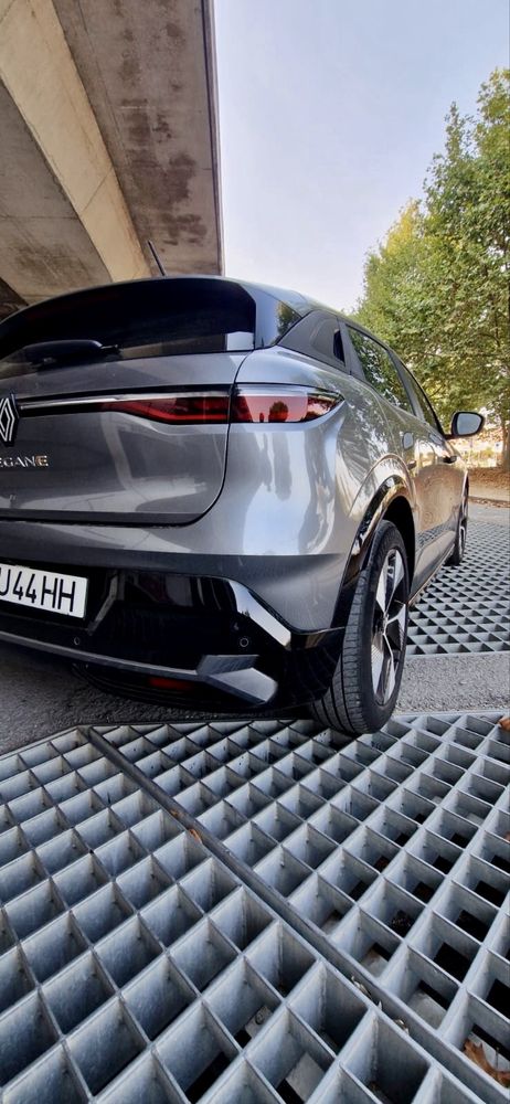 VENDE RENAULT MEGANE E-TECH 100% SEMI-NOVO