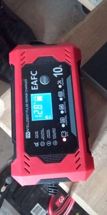 Зарядний пристрій  для автомобільного акумулятора