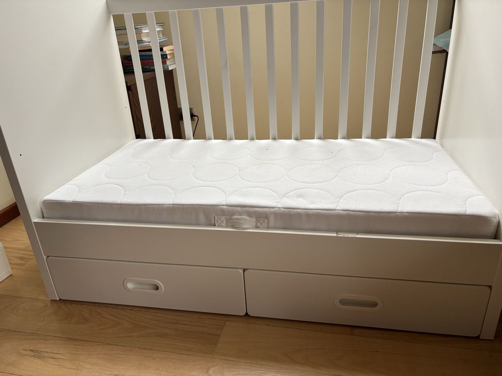 Łóżeczko Ikea Stuva z materacem Jatettrott