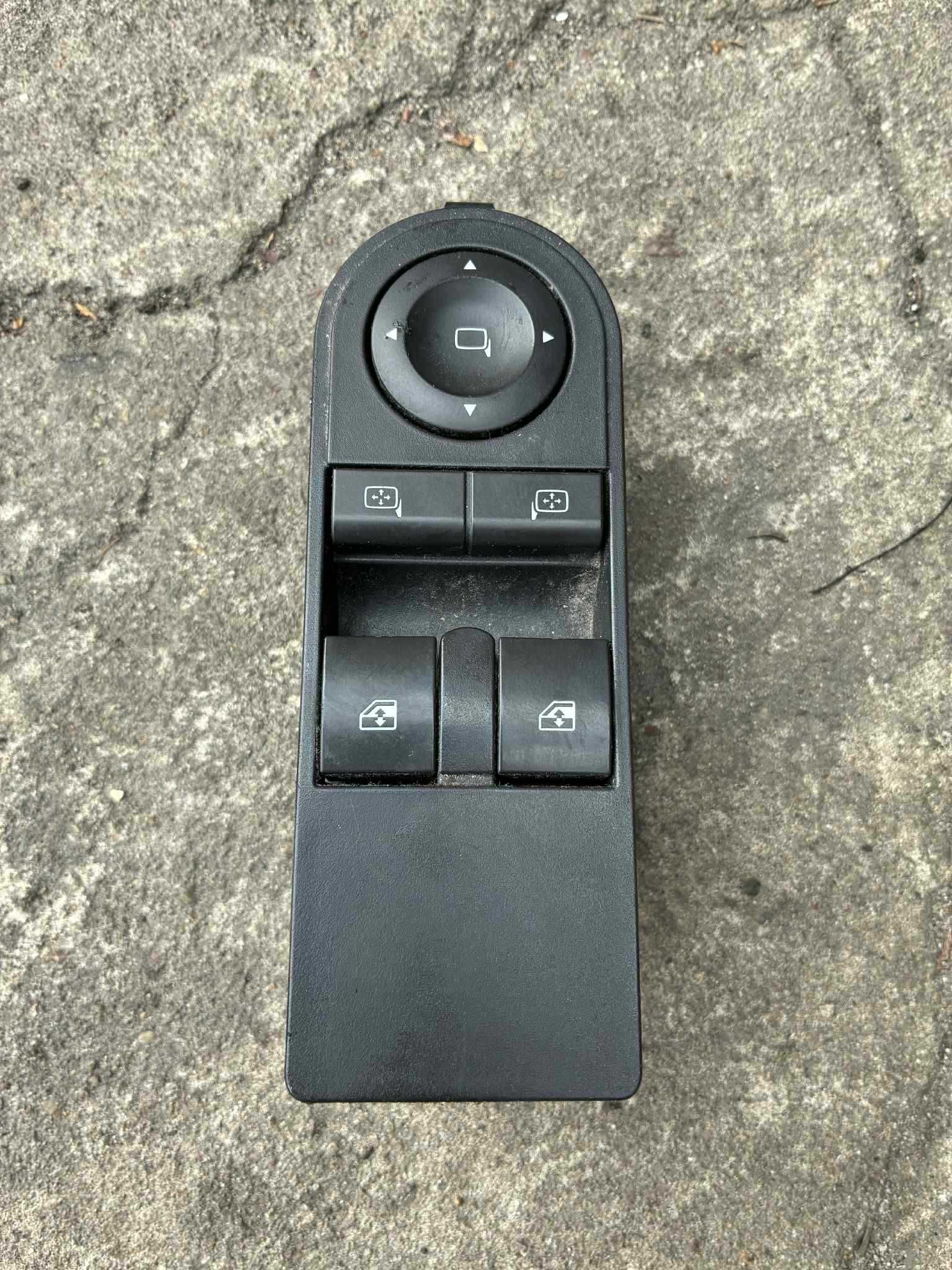 panel sterowania przełącznik szyb opel astra H III 3
