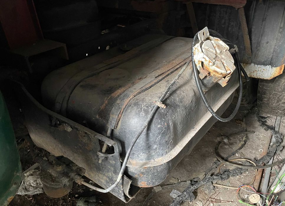 ЗІЛ 130 у робочому стані, з документами. Київська обл. СМТ Глеваха.