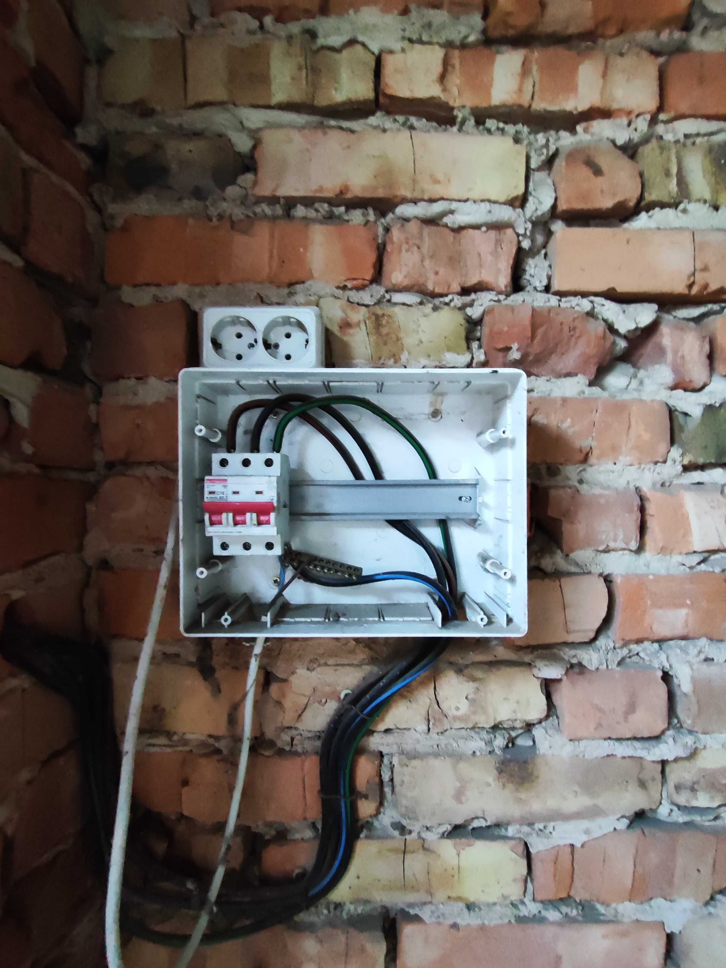 недобудований будинок у с.Іванків