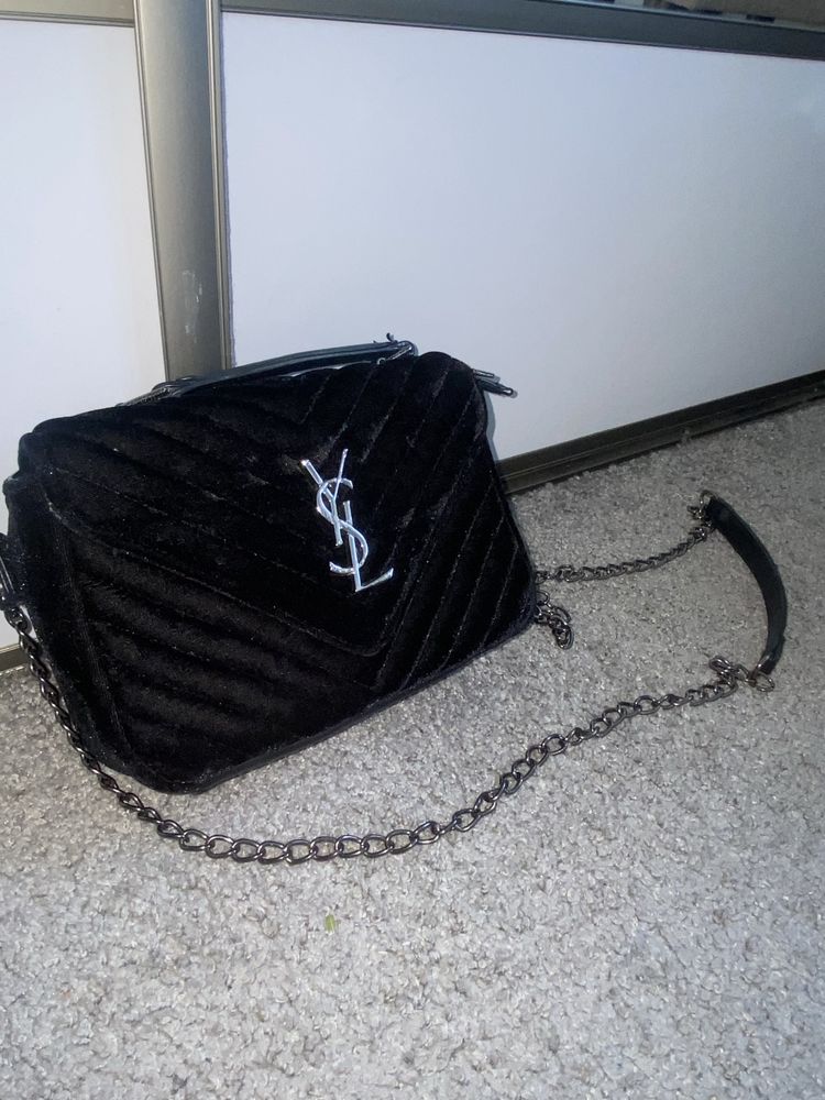 Czarna torebka YSL