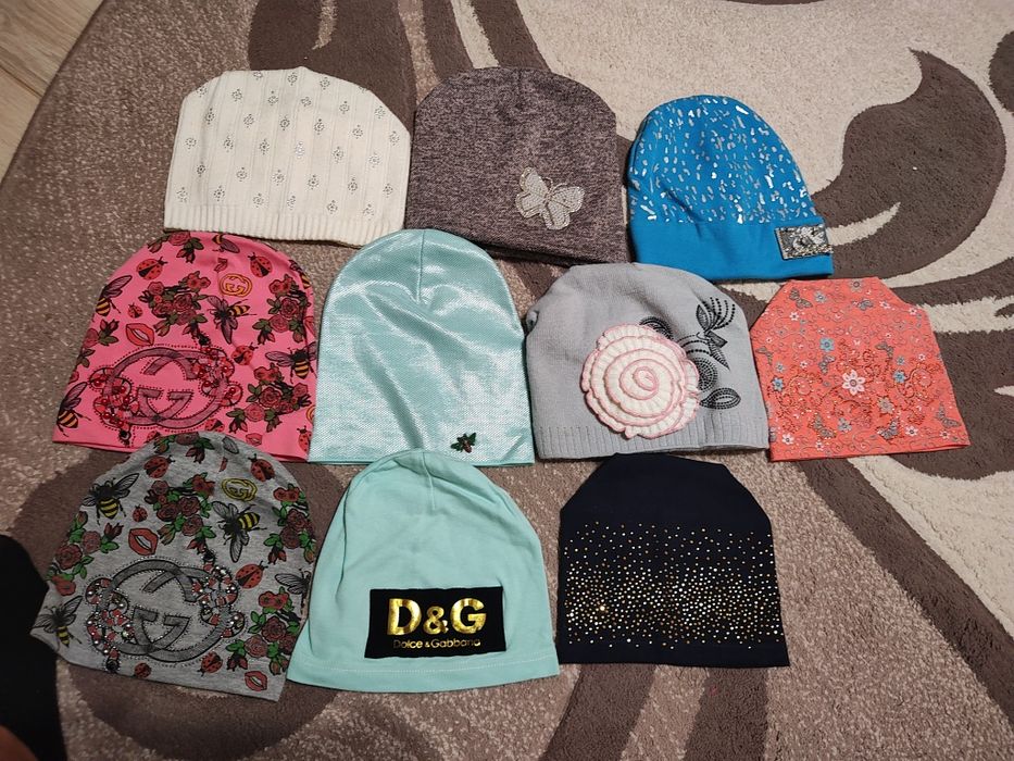 Шапки дитячі. Є різні.
