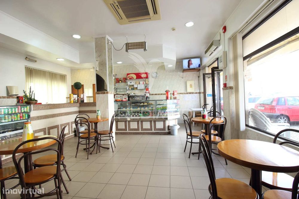 Lojas/Restaurante em Almada