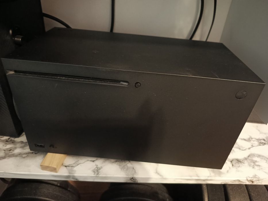 Konsola Xbox Series X 1TB