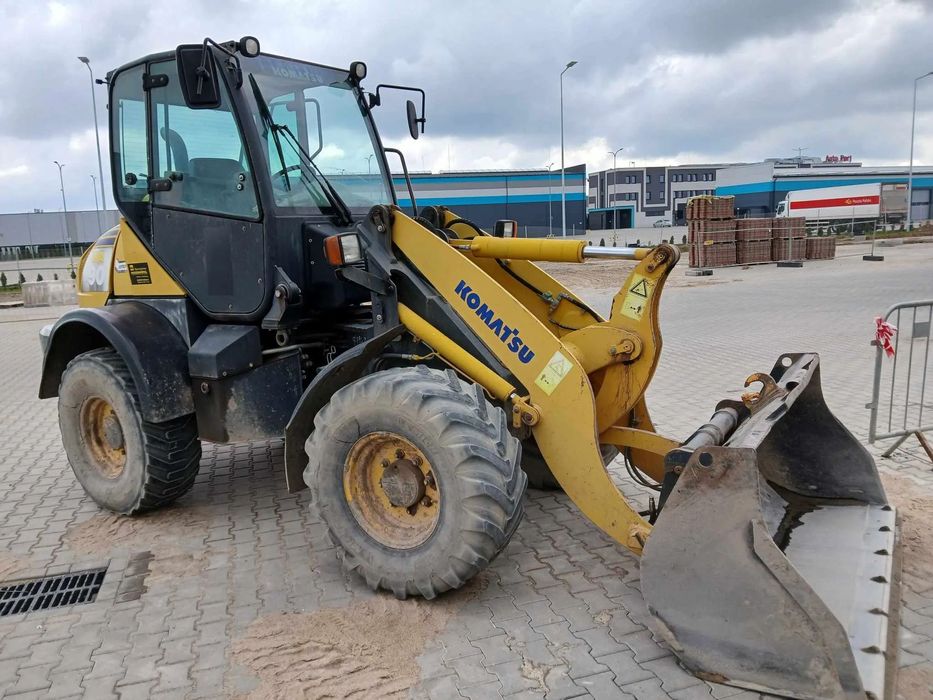 Komatsu WA90-5  Ładowarka kołowa KOMATSU WA90-5