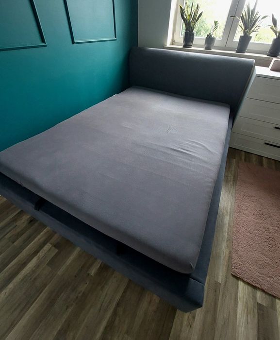 Łóżko z pojemnikiem