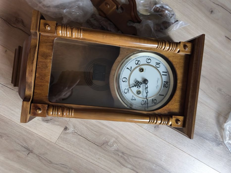 Zegar ścienny wiszący drewniany nowy