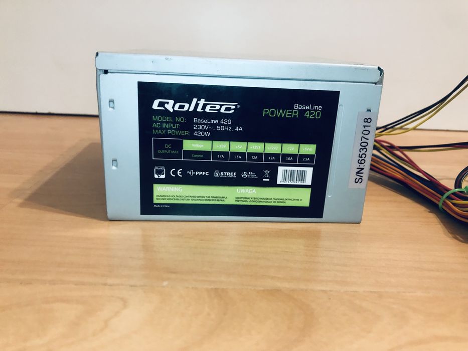 Obudowa z zasilaczem