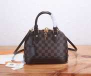 Torba Louis Vuitton w stylu retro z muszlą, torba na karku.