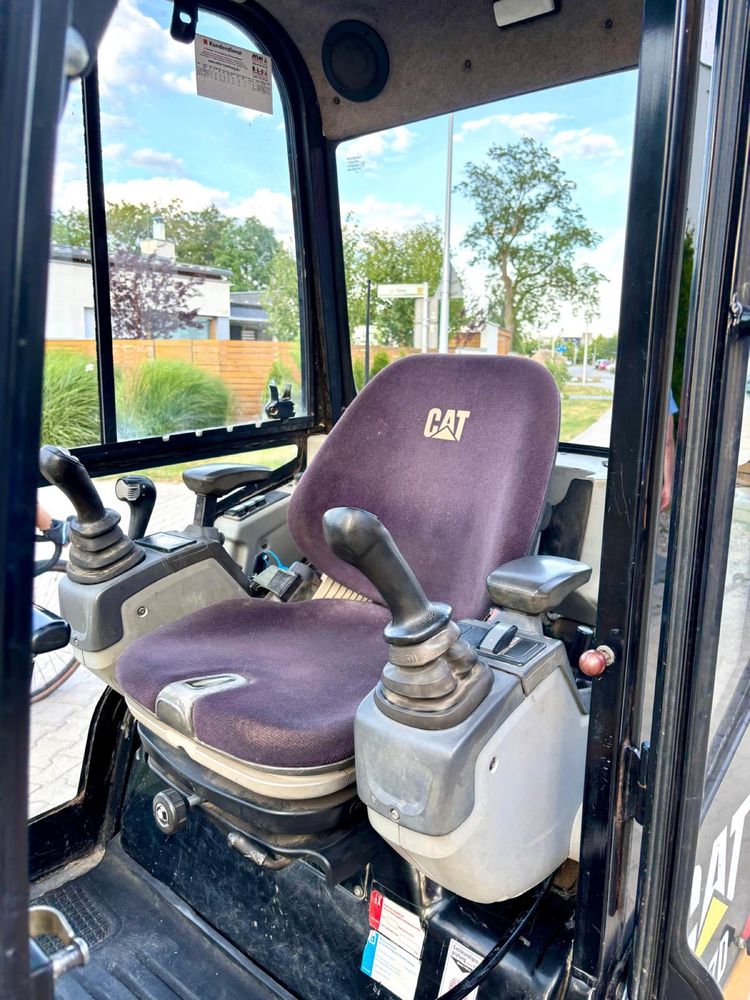 Minikoparka Cat 301.7D