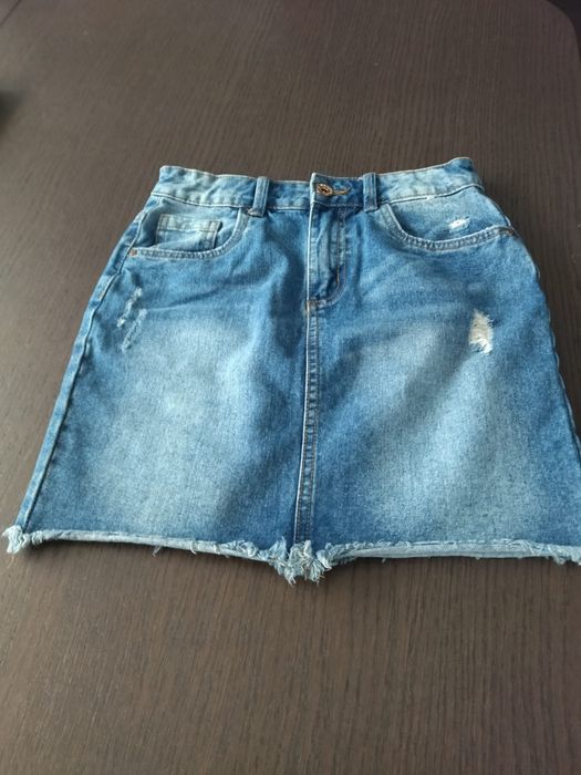 Spódniczka jeansowa dziewczęca 140-146.
