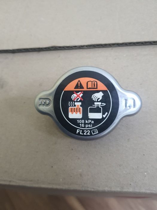 Кришка радіатора PE00­11­5205 Mazda СХ-5
