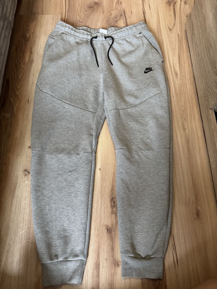 Tech fleece komplet nike