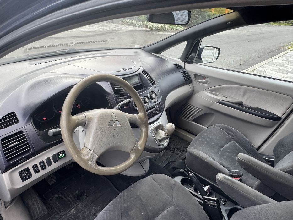 mitsubishi grandis 2004 рік